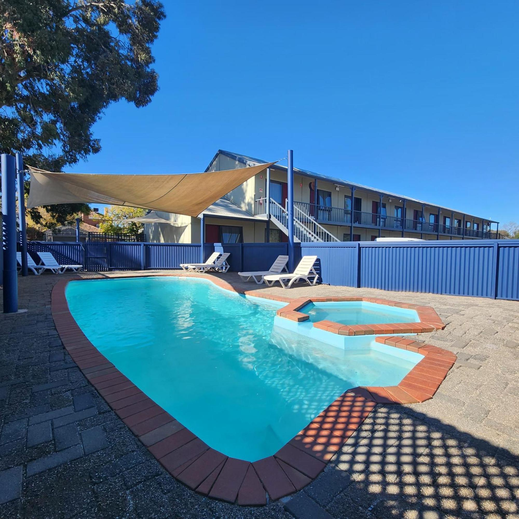 Wentworth Central Motor Inn מראה חיצוני תמונה